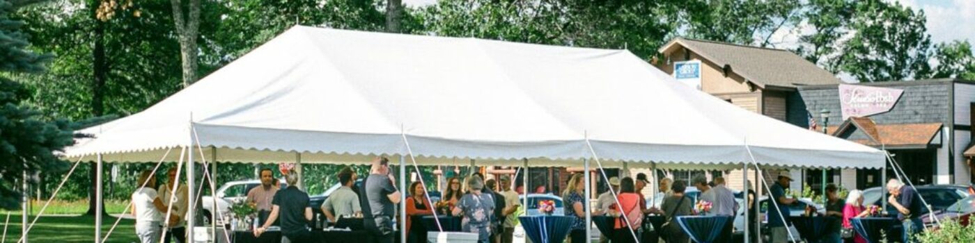 Classement au feu des matériaux : bois, plastique, bâches, tissus – Sécuriser vos événements