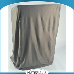 Housse jersey gris pour pupitre (hors lutrin). Protège de la poussière et des rayures. Matière douce, dimensions 80/60 x 125 cm. Sac inclus.