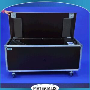 Flight case pupitre 135x57x50 cm – sécurisé avec serrure et mousse haute densité
