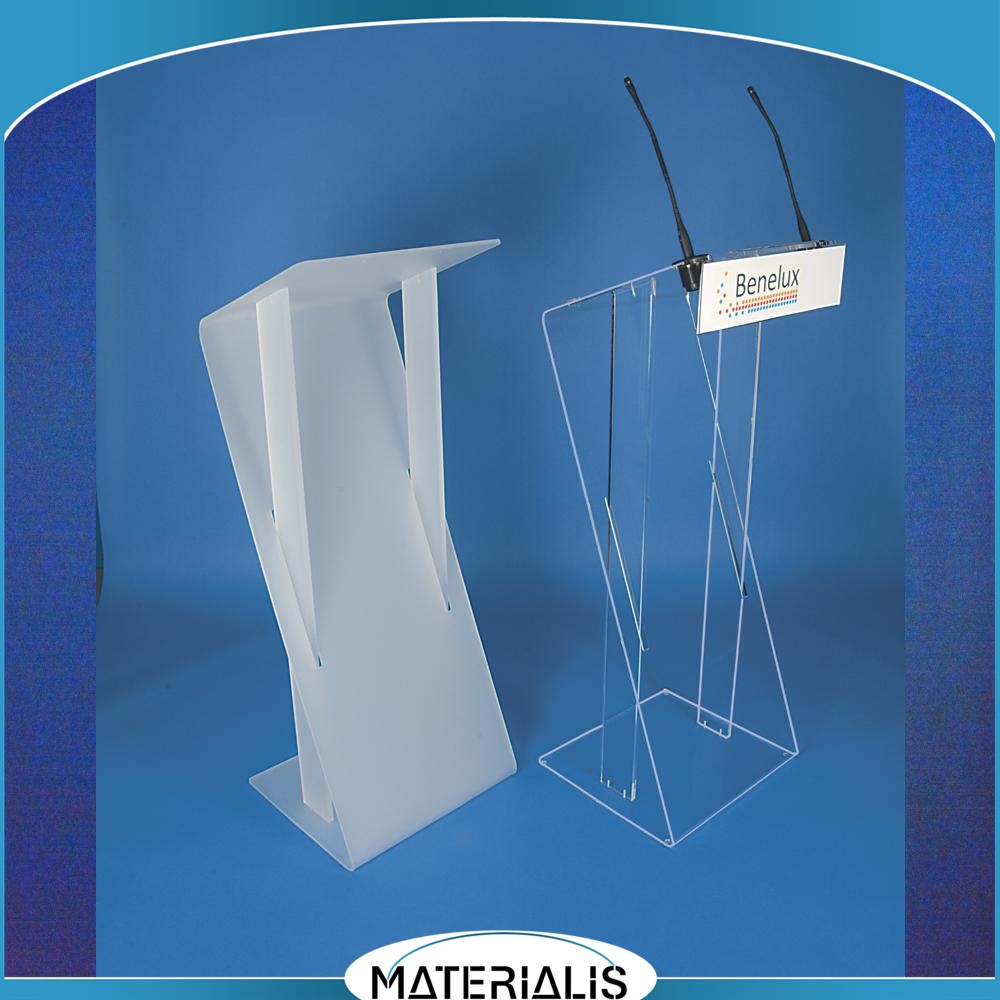 Pupitre de Conférence en Z – Plexiglas design et original