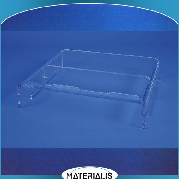 Réhausse en plexiglas transparent très épais (1,5 cm), dimensions 60x50 cm, conçue pour surélever votre pupitre de 13 cm et adapter la hauteur selon l’orateur.