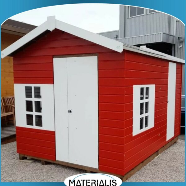 Chalet Maison du Père Noël 3x4m : façade vitrée, structure bois décorative, accès PMR, terrasse, montage rapide. Idéal pour animations et marchés de Noël.